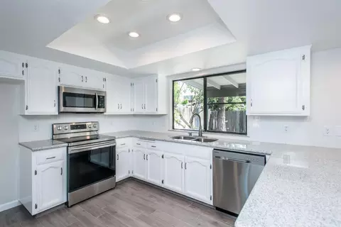 2021 E Harvard Ct, Visalia, CA 93292 photo 9
