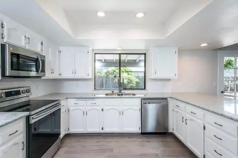 2021 E Harvard Ct, Visalia, CA 93292 photo 7