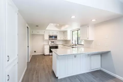 2021 E Harvard Ct, Visalia, CA 93292 photo 8