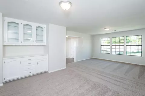 2021 E Harvard Ct, Visalia, CA 93292 photo 6