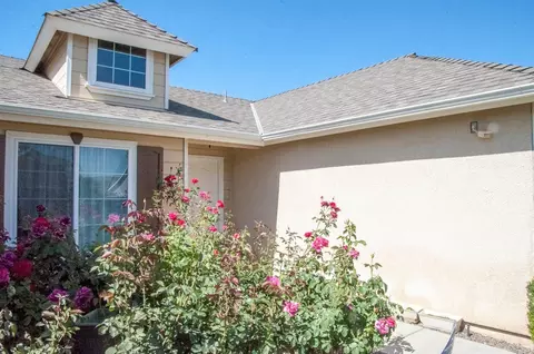 1100 Avalon Dr, Lemoore, CA 93245 photo 5