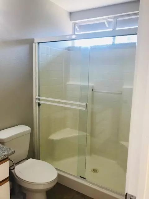1836 E Douglas Ave, Visalia, CA 93292 photo 17