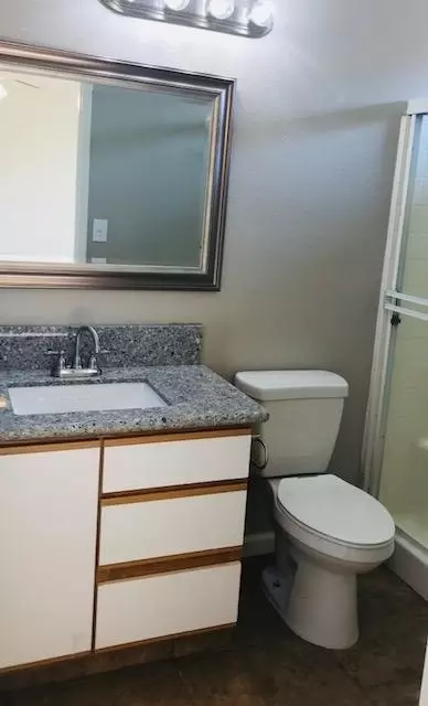1836 E Douglas Ave, Visalia, CA 93292 photo 16