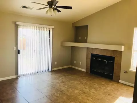 1836 E Douglas Ave, Visalia, CA 93292 photo 4