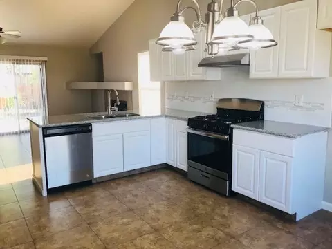 1836 E Douglas Ave, Visalia, CA 93292 photo 5