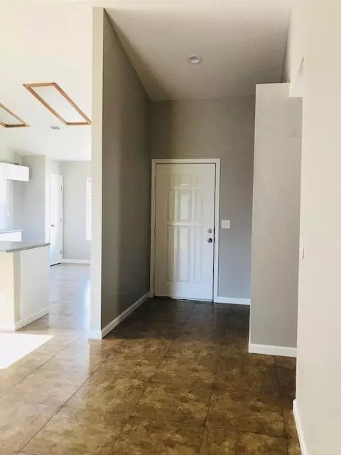 1836 E Douglas Ave, Visalia, CA 93292 photo 10