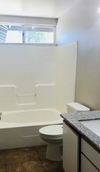 1836 E Douglas Ave, Visalia, CA 93292 photo 11