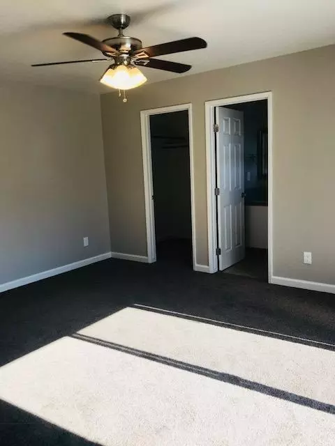 1836 E Douglas Ave, Visalia, CA 93292 photo 14
