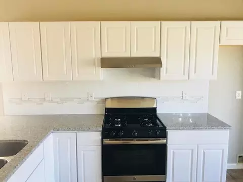 1836 E Douglas Ave, Visalia, CA 93292 photo 3