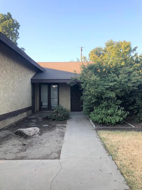 1801 E Seeger Ct, Visalia, CA 93292 photo 2