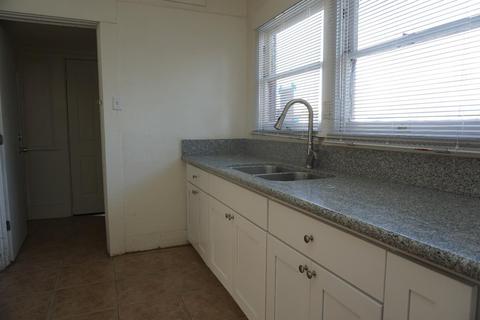 388 N L St, Dinuba, CA 93618 photo 7