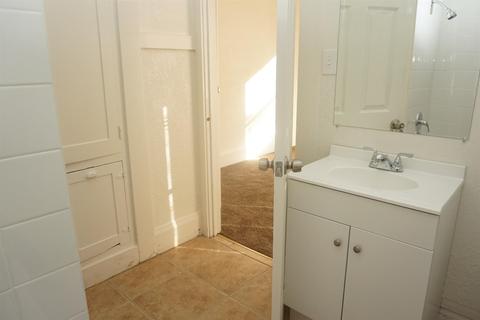 388 N L St, Dinuba, CA 93618 photo 11
