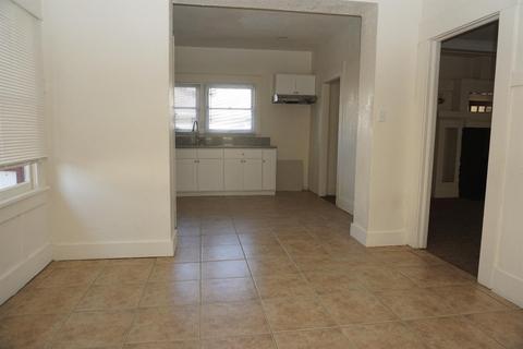 388 N L St, Dinuba, CA 93618 photo 8