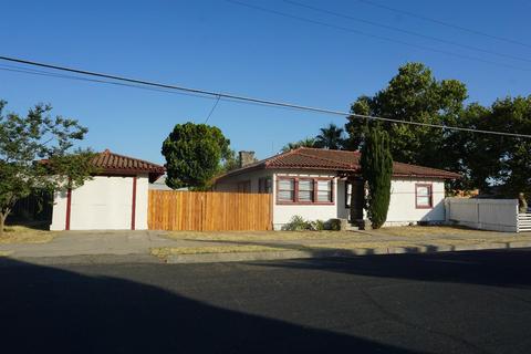 388 N L St, Dinuba, CA 93618 photo 3