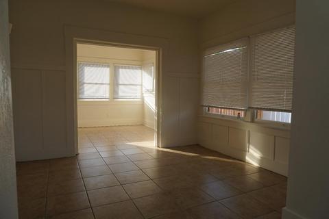 388 N L St, Dinuba, CA 93618 photo 9