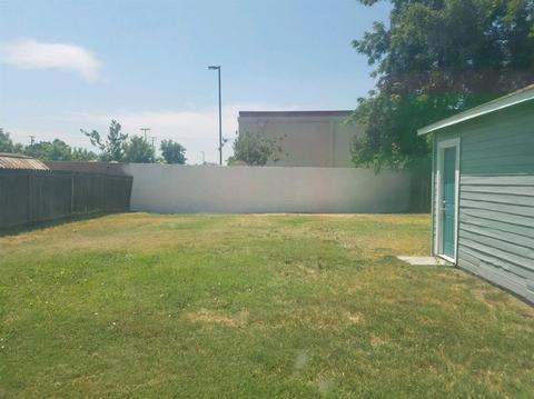 521 E Laurel Ave, Visalia, CA 93292 photo 7
