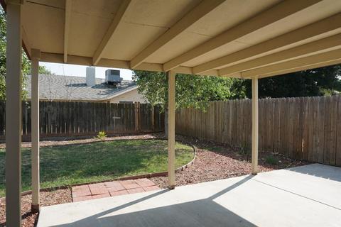 731 Oporto St, Lemoore, CA 93245 photo 10