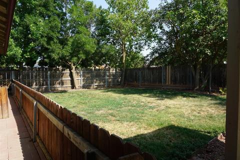 731 Oporto St, Lemoore, CA 93245 photo 13