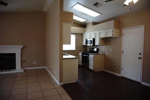 731 Oporto St, Lemoore, CA 93245 photo 6