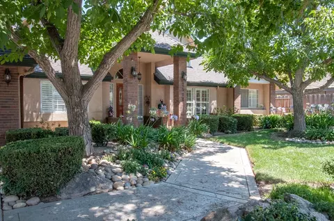 2536 E Vassar Ct, Visalia, CA 93292 photo 4