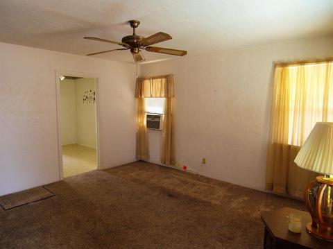 261 S Francis Ave, Exeter, CA 93221 photo 3