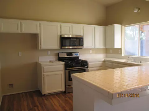 540 E Conway Ct, Visalia, CA 93292 photo 7