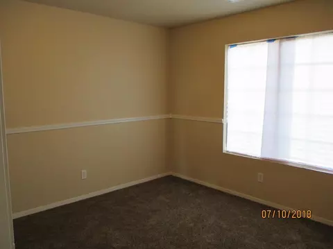 540 E Conway Ct, Visalia, CA 93292 photo 12