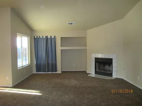 540 E Conway Ct, Visalia, CA 93292 photo 4