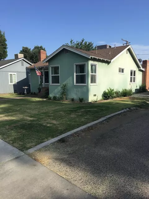 905 E Academy Ave, Tulare, CA 93274 photo 2