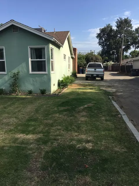 905 E Academy Ave, Tulare, CA 93274 photo 4