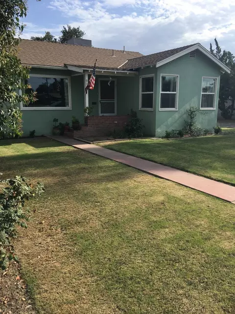905 E Academy Ave, Tulare, CA 93274 photo 3