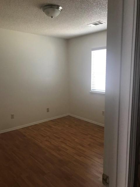 2008 E Hillcrest Dr, Visalia, CA 93292 photo 15