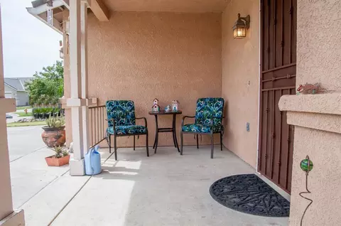 659 Contenta Ct, Lemoore, CA 93245 photo 4