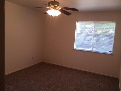 4131 E Iris, Visalia, CA 93292 photo 7