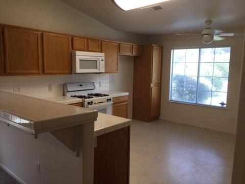 4131 E Iris, Visalia, CA 93292 photo 4