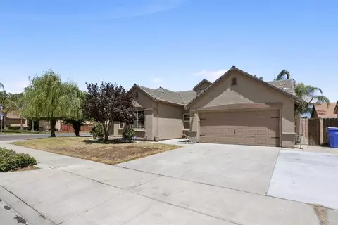 1738 Castle Way, Lemoore, CA 93245 photo 3