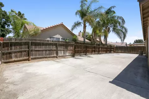 1738 Castle Way, Lemoore, CA 93245 photo 30