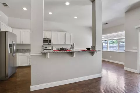 1738 Castle Way, Lemoore, CA 93245 photo 8