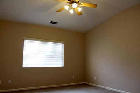 2437 E Seeger Ave, Visalia, CA 93292 photo 12