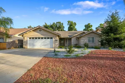 4125 E Laurel Ave, Visalia, CA 93292 photo 1