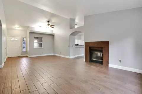 4125 E Laurel Ave, Visalia, CA 93292 photo 7