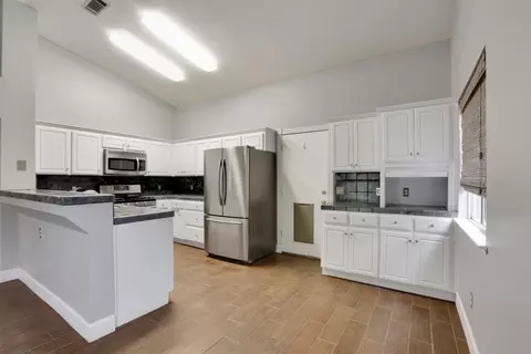 4125 E Laurel Ave, Visalia, CA 93292 photo 12