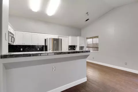 4125 E Laurel Ave, Visalia, CA 93292 photo 11