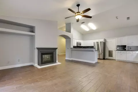 4125 E Laurel Ave, Visalia, CA 93292 photo 9