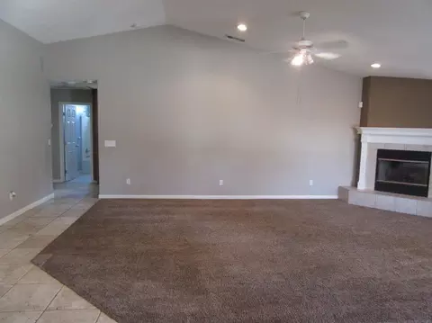 2301 Evergreen Ave, Visalia, CA 93292 photo 9