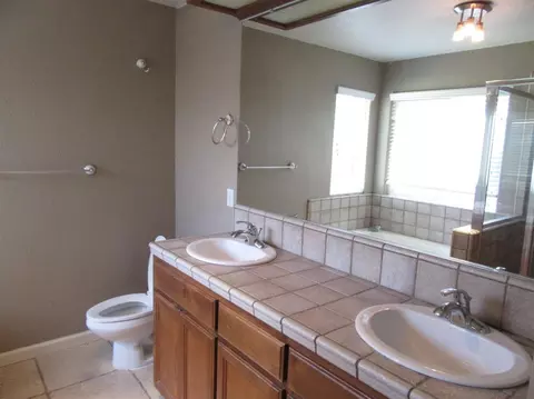 2301 Evergreen Ave, Visalia, CA 93292 photo 16