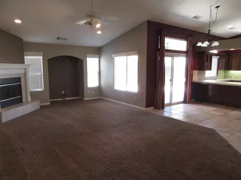 2301 Evergreen Ave, Visalia, CA 93292 photo 4