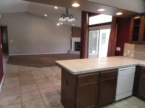 2301 Evergreen Ave, Visalia, CA 93292 photo 8