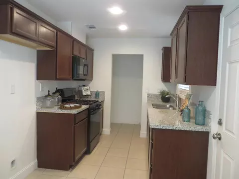 19578 Hemlock Ln, Lemoore, CA 93245 photo 3