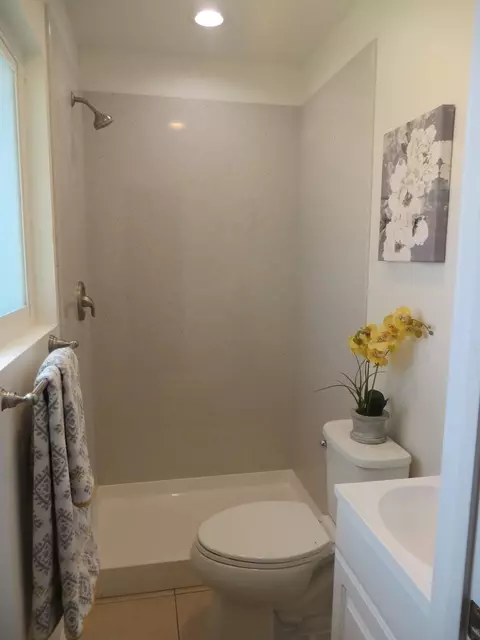 19578 Hemlock Ln, Lemoore, CA 93245 photo 5
